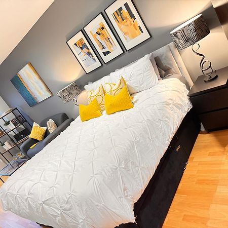 Perfectly Located City Centre Studio Apartment - West One With Free Wifi, Gym Access, Netflix 셰필드 외부 사진