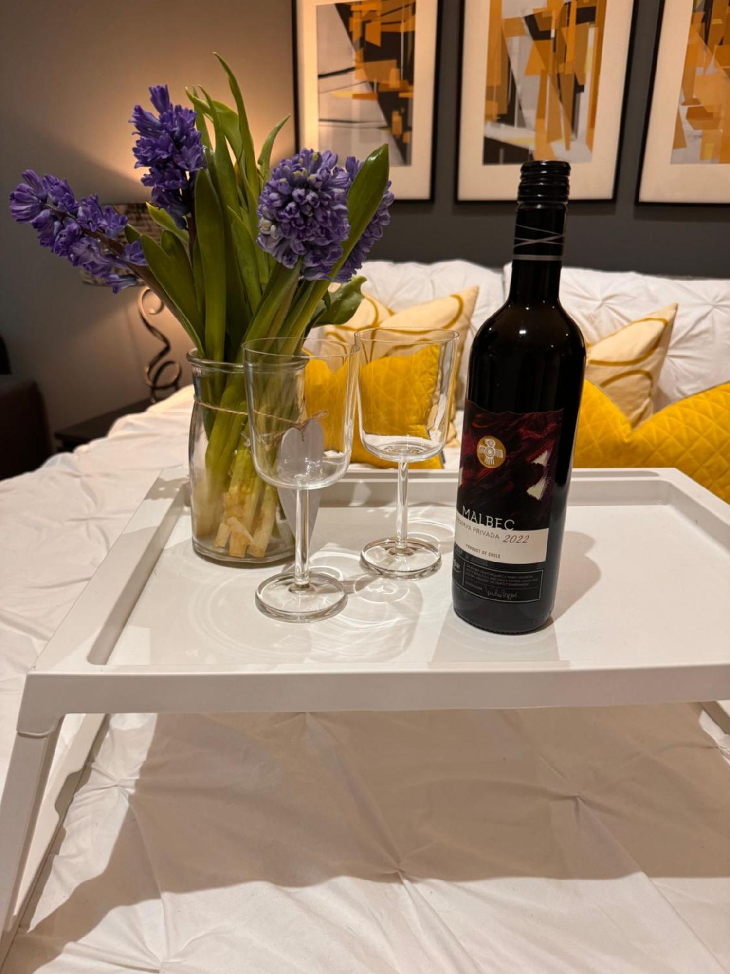 Perfectly Located City Centre Studio Apartment - West One With Free Wifi, Gym Access, Netflix 셰필드 외부 사진